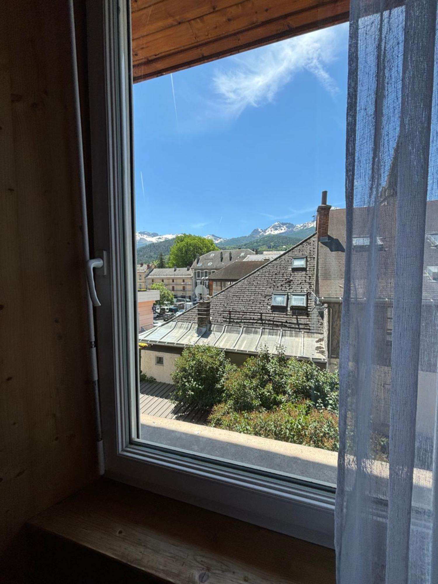 Chez Lizon Hostel Barcelonnette Exterior photo