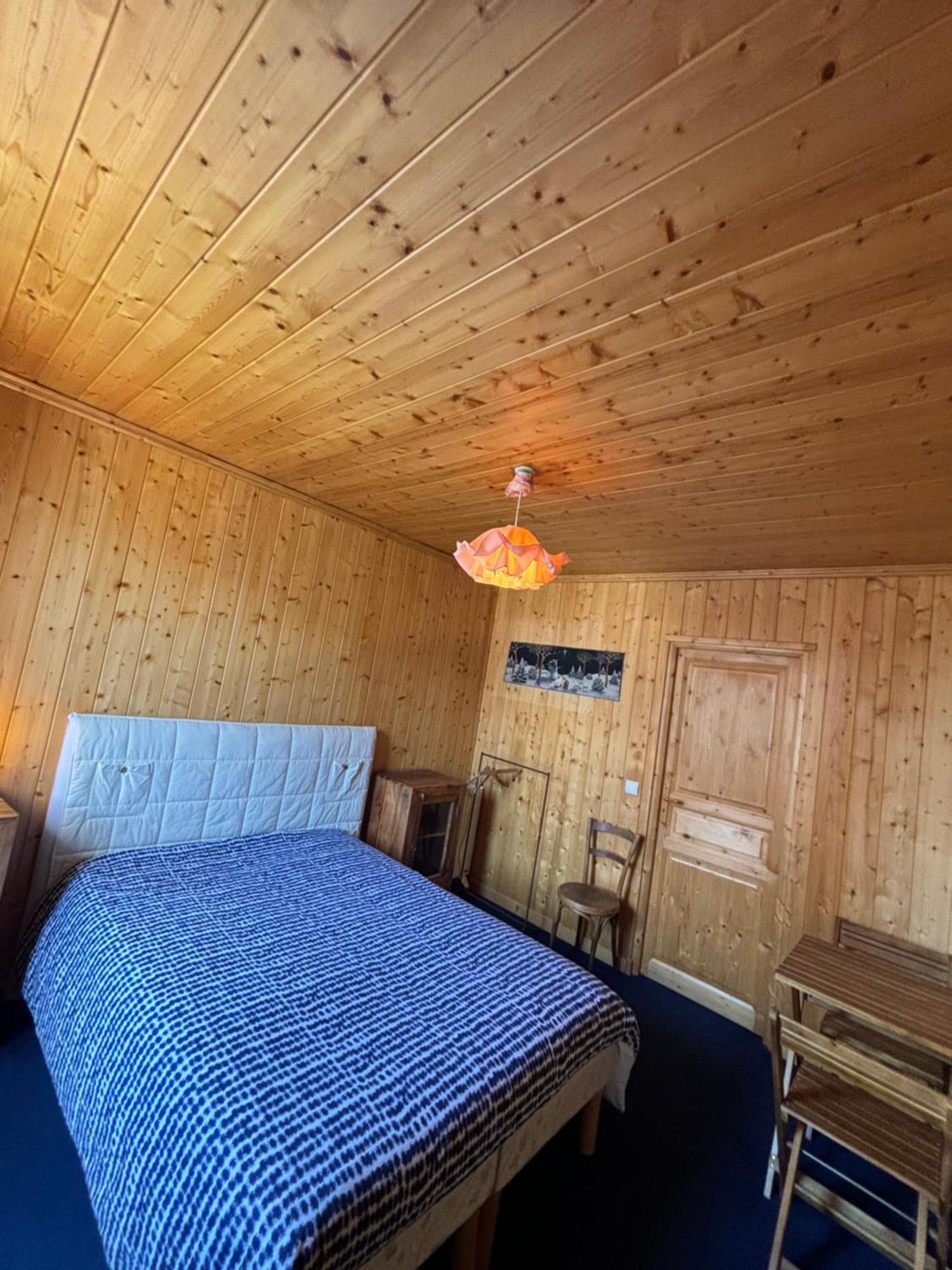 Chez Lizon Hostel Barcelonnette Exterior photo